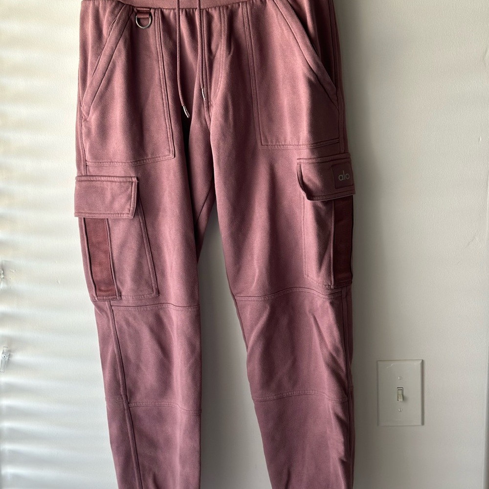 ALO Yoga Sweat Suit - Cargo Sweats